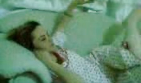 بلوند دانلود فیلم سکسی دزدان دریایی کارائیب زرق و برق دار با انگشتان خود را در یک موزه لگد می زند