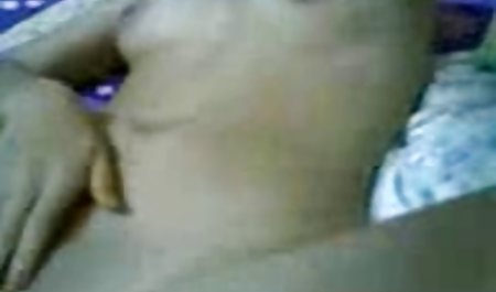 از blowjob جادویی از فیلم سینمایی سکس دزدان دریایی یک بلوند ناز در لبه استخر
