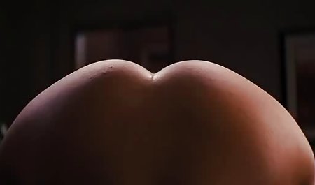 فاحشه فاحشه Busty فیلم سینمایی پورن دزدان دریایی با مشاعره برهنه و بیدمشک انگشت می کند