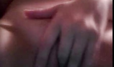 پوره 18 ساله خودش باکره ای را با dildo اشک می ریخت فیلم سکسی دزدان دریایی 2
